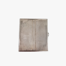 Load image into Gallery viewer, Carnet de bal ou porte-photos en argent 835 guilloché, années 1930-1940