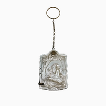 Load image into Gallery viewer, Carnet de bal ancien en nacre sculptée – scène pastorale, Belle Époque, vers 1880-1900 Le Charme des Violettes - Brocante en ligne