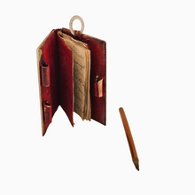 Load image into Gallery viewer, Carnet de bal ancien en nacre – Belle Époque, avec crayon d’origine, vers 1880-1900 Le Charme des Violettes - Brocante en ligne