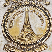 Charger l'image dans la galerie, Carnet de bal en métal argenté à l’effigie de la Tour Eiffel, fin XIXè - début XXᵉ siècle