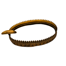 Load image into Gallery viewer, Vide-poche en laiton ciselé et dentelle – esprit Louis XVI, vers 1900 Le Charme des Violettes - Brocante en ligne