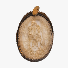 Load image into Gallery viewer, Vide-poche en laiton ciselé et dentelle – esprit Louis XVI, vers 1900 Le Charme des Violettes - Brocante en ligne
