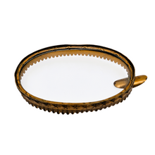 Load image into Gallery viewer, Vide-poche en laiton ciselé et dentelle – esprit Louis XVI, vers 1900 Le Charme des Violettes - Brocante en ligne