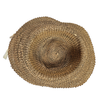 Afbeelding in Gallery-weergave laden, Chapeau vintage en jonc de mer crocheté et fleur en soie, années 1970