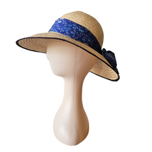 Afbeelding in Gallery-weergave laden, Chapeau de paille vintage et foulard en soie