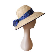 Afbeelding in Gallery-weergave laden, Chapeau de paille vintage et foulard en soie