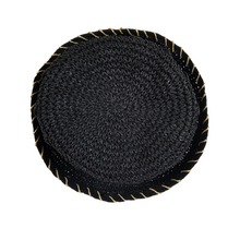 Afbeelding in Gallery-weergave laden, Chapeau vintage en raphia noir crocheté, années 1970