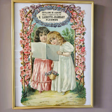Charger l'image dans la galerie, Chromo publicitaire cartonné "Distillerie de liqueurs", Médaille de l'Exposition de Liège 1905, H. Laurette-Jeanmart, Fleurus