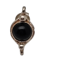 Afbeelding in Gallery-weergave laden, Vintage ketting, armband en oorbellen van gebeiteld 925 zilver bezet met zwarte onyx cabochons