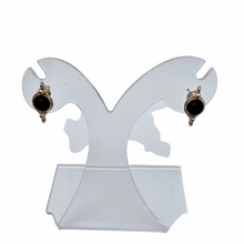 Afbeelding in Gallery-weergave laden, Vintage ketting, armband en oorbellen van gebeiteld 925 zilver bezet met zwarte onyx cabochons