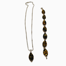 Afbeelding in Gallery-weergave laden, Ketting met hanger en Italiaanse designerarmband in 925 zilver bezet met gouden Baltische barnsteen