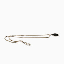 Afbeelding in Gallery-weergave laden, Ketting met hanger en Italiaanse designerarmband in 925 zilver bezet met gouden Baltische barnsteen