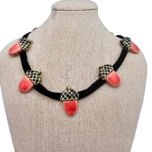 Charger l'image dans la galerie, Collier vintage aux glands en céramique vernissée et ruban de velours noir, années 1970 Le Charme des Violettes - Brocante en ligne
