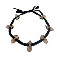 Charger l'image dans la galerie, Collier vintage aux glands en céramique vernissée et ruban de velours noir, années 1970 Le Charme des Violettes - Brocante en ligne