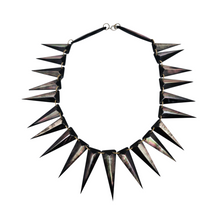 Load image into Gallery viewer, Collier vintage en nacre à pointes graphiques, esprit bohème, années 1960-1970 Le Charme des Violettes - Brocante en ligne