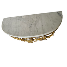 Afbeelding in Gallery-weergave laden, Antieke wandlichtconsole in Lodewijk XVI-stijl in geaderd wit marmer en verguld brons