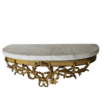 Afbeelding in Gallery-weergave laden, Antieke wandlichtconsole in Lodewijk XVI-stijl in geaderd wit marmer en verguld brons