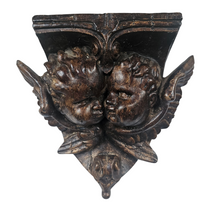 Charger l'image dans la galerie, Console d'applique à motif de putti en plâtre patiné façon bois, fin XIXᵉ – début XXᵉ siècle Le Charme des Violettes - Brocante en ligne