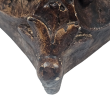 Charger l'image dans la galerie, Console d'applique à motif de putti en plâtre patiné façon bois, fin XIXᵉ – début XXᵉ siècle Le Charme des Violettes - Brocante en ligne