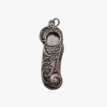Load image into Gallery viewer, Coupe-cigare Art nouveau en argent, années 1900