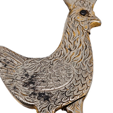 Load image into Gallery viewer, Solingen, Ciseaux coupe-oeuf en métal doré et argenté à motif de poulette, années 1900