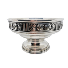 Load image into Gallery viewer, Coupe à fruits Art déco en métal argenté sur piédouche, vers 1925–1935 Le Charme des Violettes - Brocante en ligne