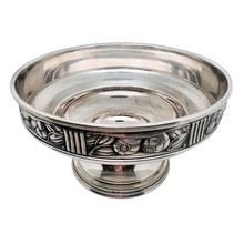 Load image into Gallery viewer, Coupe à fruits Art déco en métal argenté sur piédouche, vers 1925–1935 Le Charme des Violettes - Brocante en ligne