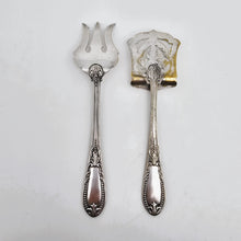 Load image into Gallery viewer, Couverts de service à entremets en métal argenté, fin XIXè - début XXè