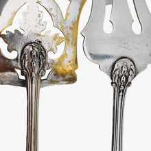 Load image into Gallery viewer, Couverts de service à entremets en métal argenté, fin XIXè - début XXè