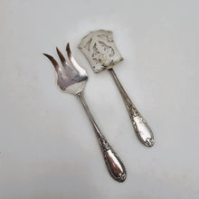 Load image into Gallery viewer, Couverts de service à entremets en métal argenté, fin XIXè - début XXè