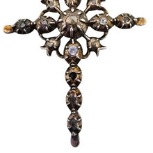 Charger l'image dans la galerie, Croix en argent et or, sertie de 15 diamants taille rose, fin XVIIIᵉ siècle Le Charme des Violettes - Brocante en ligne