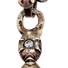 Charger l'image dans la galerie, Croix en argent et or, sertie de 15 diamants taille rose, fin XVIIIᵉ siècle Le Charme des Violettes - Brocante en ligne