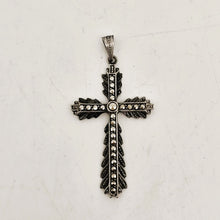 Charger l'image dans la galerie, Pendentif en forme de croix en argent 835 sertie de marcassites, années 1940