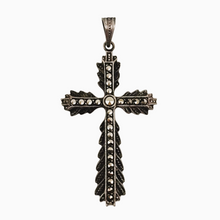 Charger l'image dans la galerie, Pendentif en forme de croix en argent 835 sertie de marcassites, années 1940