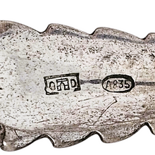 Charger l'image dans la galerie, Pendentif en forme de croix en argent 835 sertie de marcassites, années 1940