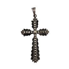 Charger l'image dans la galerie, Pendentif en forme de croix en argent 835 sertie de marcassites, années 1940