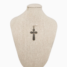 Charger l'image dans la galerie, Pendentif en forme de croix en argent 835 sertie de marcassites, années 1940