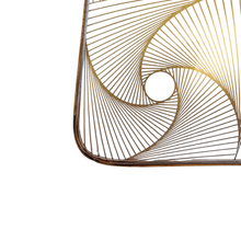 Load image into Gallery viewer, Crystal Art Glass MNFC Copenhague Danemark, ensemble de 3 plats Op Art 22 carats or Pinwheel Design Gold Finish , années 1960
