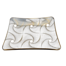 Load image into Gallery viewer, Crystal Art Glass MNFC Copenhague Danemark, ensemble de 3 plats Op Art 22 carats or Pinwheel Design Gold Finish , années 1960