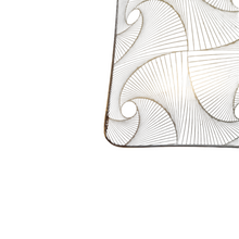 Load image into Gallery viewer, Crystal Art Glass MNFC Copenhague Danemark, ensemble de 3 plats Op Art 22 carats or Pinwheel Design Gold Finish , années 1960