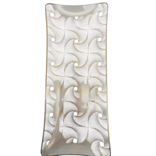 Load image into Gallery viewer, Crystal Art Glass MNFC Copenhague Danemark, ensemble de 3 plats Op Art 22 carats or Pinwheel Design Gold Finish , années 1960
