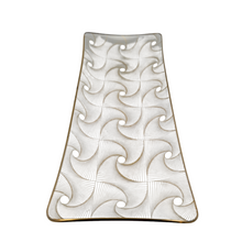 Load image into Gallery viewer, Crystal Art Glass MNFC Copenhague Danemark, ensemble de 3 plats Op Art 22 carats or Pinwheel Design Gold Finish , années 1960