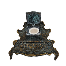 Charger l'image dans la galerie, Encrier Art nouveau en bronze doré à patine verte, début XXè