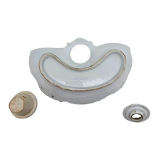 Charger l'image dans la galerie, Encrier en porcelaine fleurie de style Louis XV, fin XIXè - début XXè