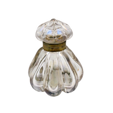 Load image into Gallery viewer, Encrier en verre soufflé godronné Belle Epoque, vers 1880-1910