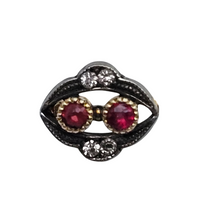 Afbeelding in Gallery-weergave laden, Epingle à cravate en argent et vermeil ornée de petites pierres blanches et rouges, années 1900