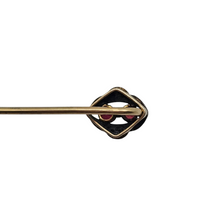 Afbeelding in Gallery-weergave laden, Epingle à cravate en argent et vermeil ornée de petites pierres blanches et rouges, années 1900