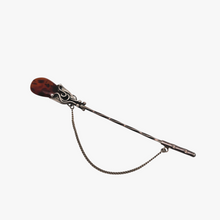 Afbeelding in Gallery-weergave laden, Epingle à jabot Art nouveau en argent 925 sertie d'un cabochon en ambre de la Baltique, années 1900