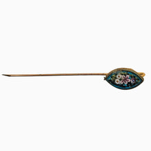 Load image into Gallery viewer, Épingle en micromosaïque florale et laiton doré – travail italien, fin XIXᵉ siècle Le Charme des Violettes - Brocante en ligne