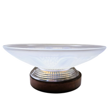 Load image into Gallery viewer, Edmond Etling (attribué à), Coupe Art déco en verre opalescent, socle en métal chromé et palissandre, années 1925-1930